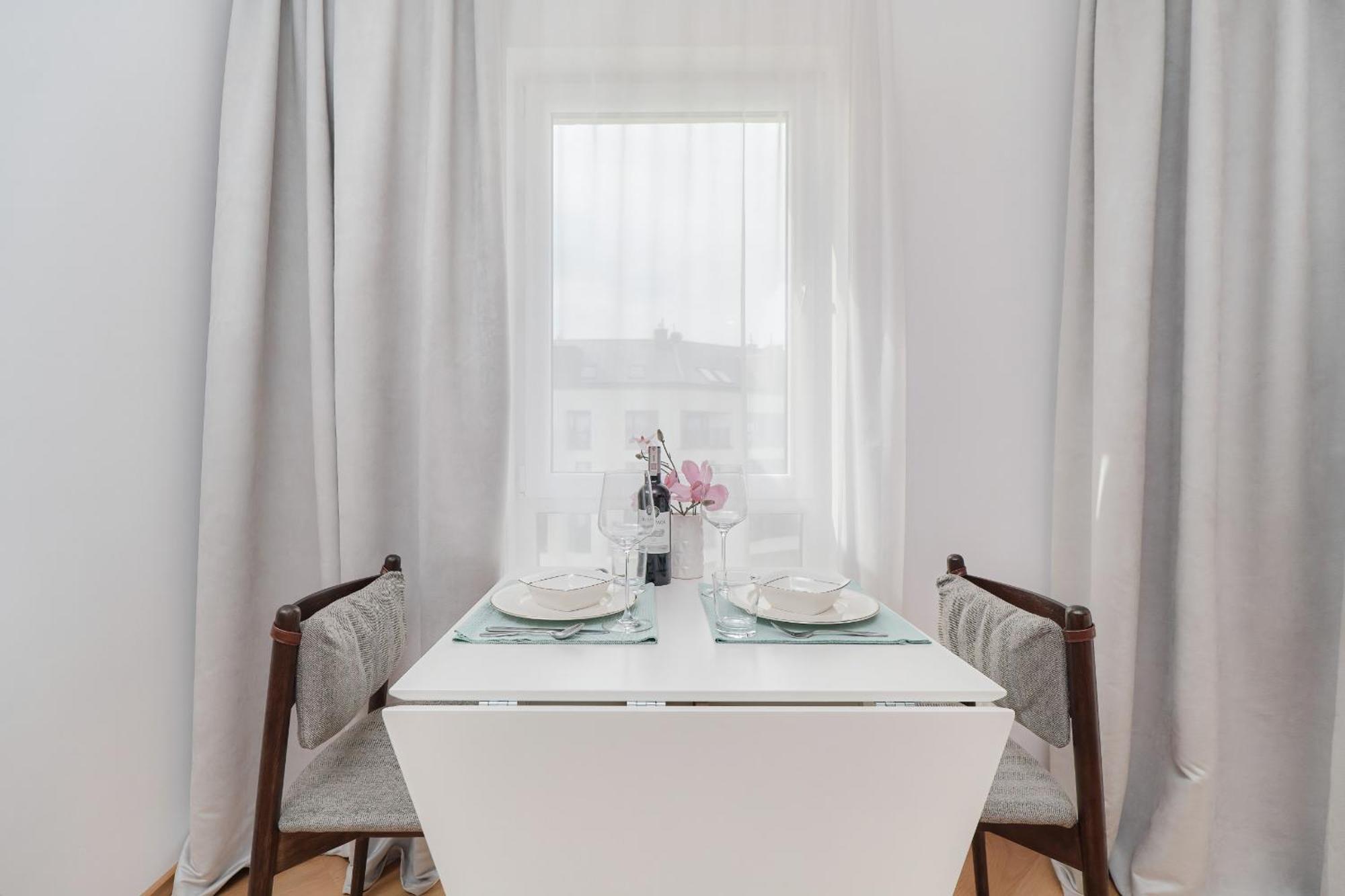 Two Level 2waters By Renters *