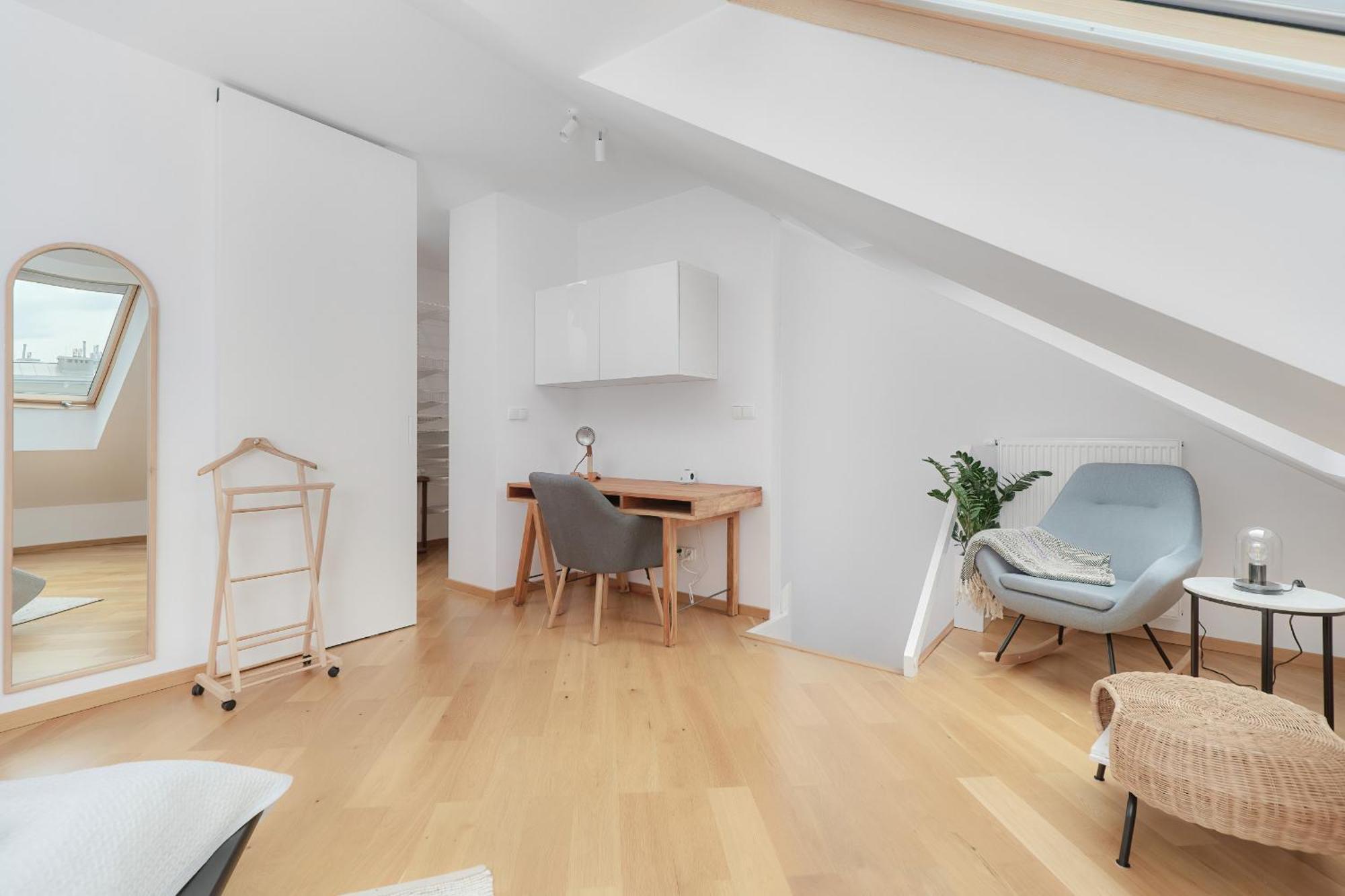 Two Level 2waters By Renters Apartment