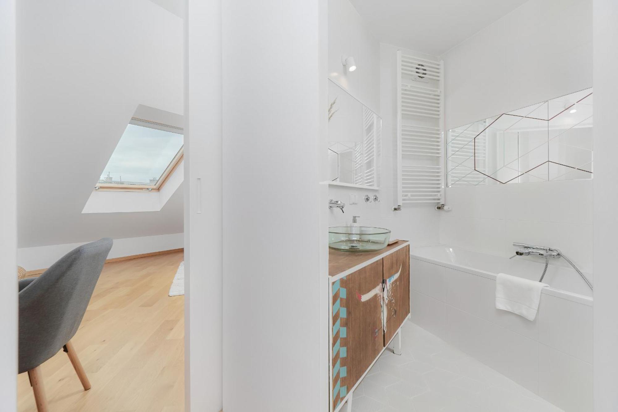Two Level 2waters By Renters * Breslau