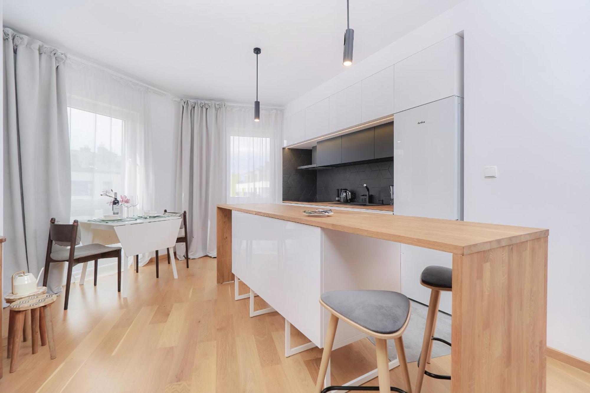 Two Level 2waters By Renters Apartment