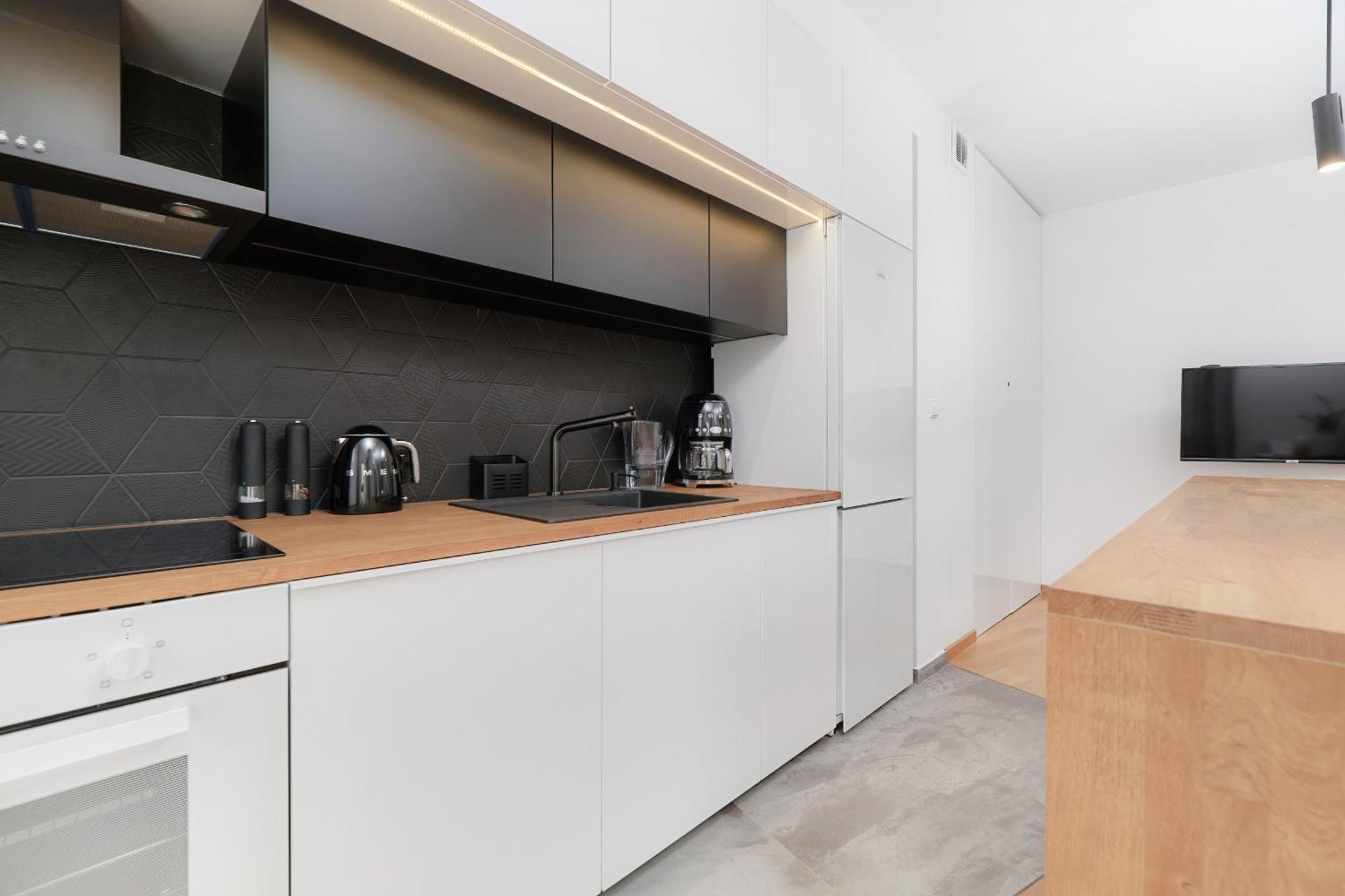 Two Level 2waters By Renters