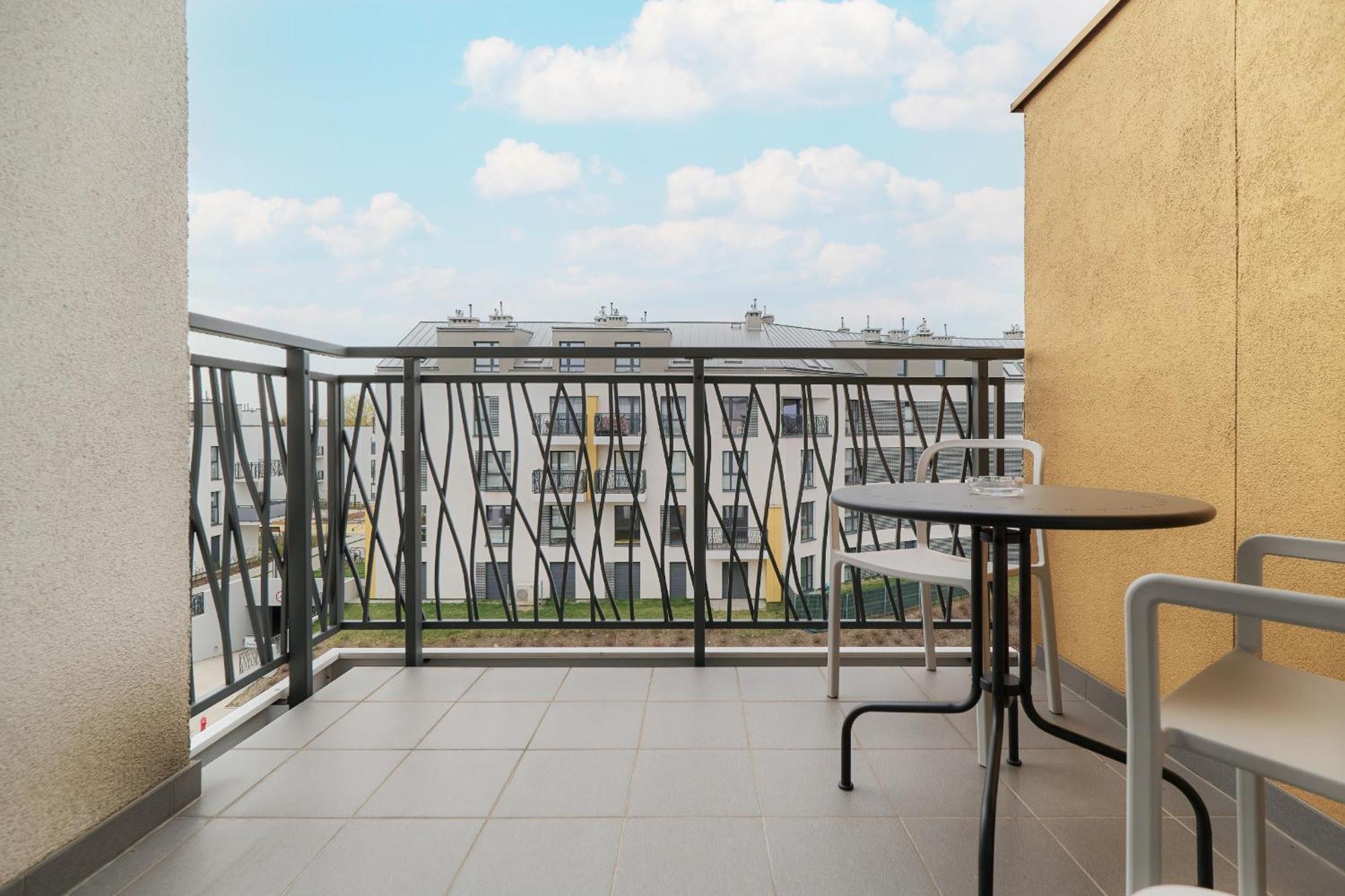 Two Level 2waters By Renters *